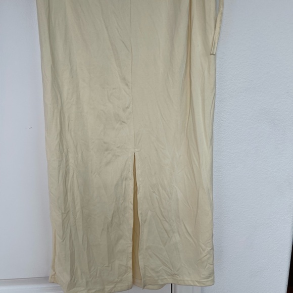 2 piece Women's yellow top and skirt set - Picture 7 of 8